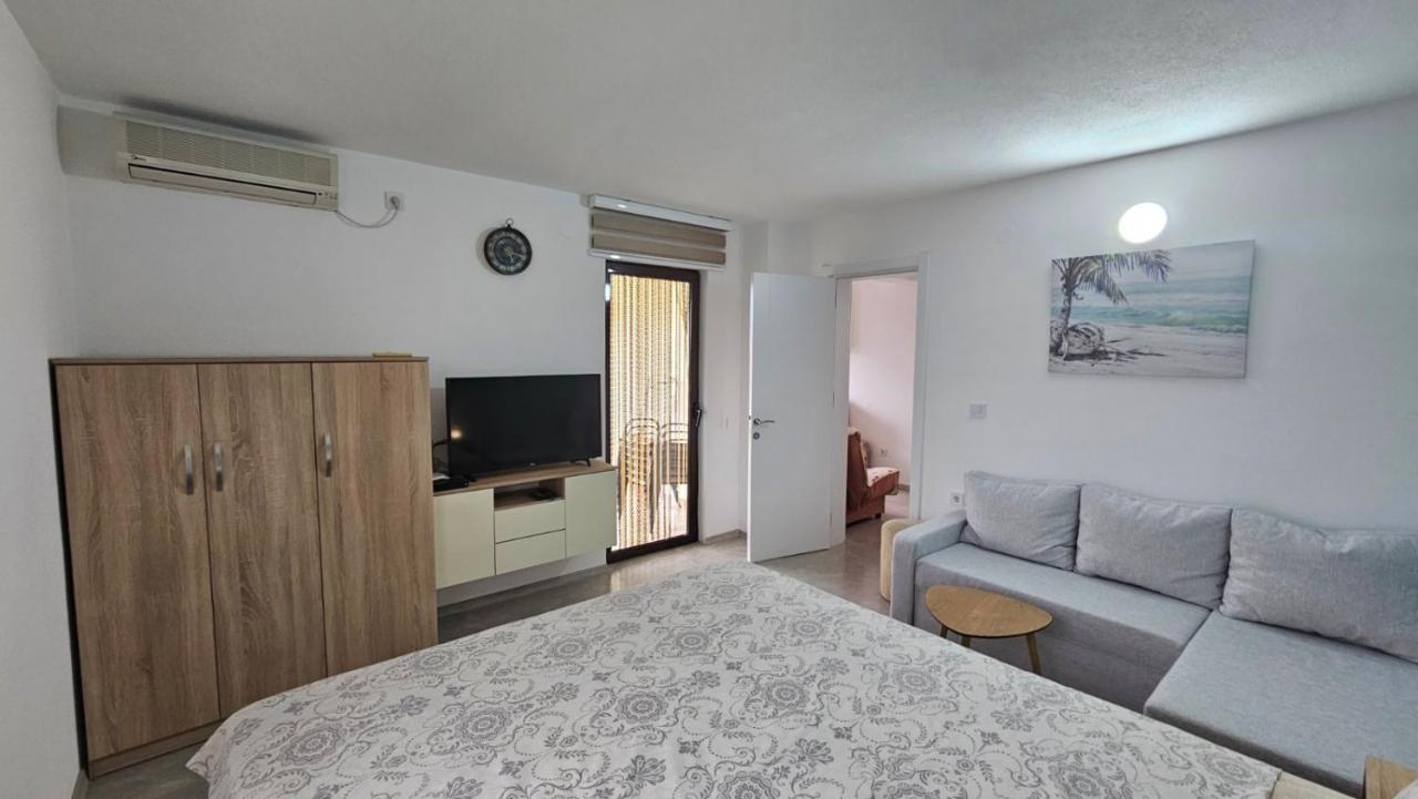 Apartment Val Maslina