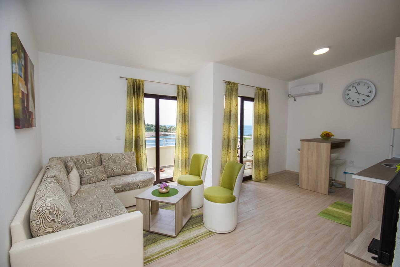 Apartment Val Maslina *